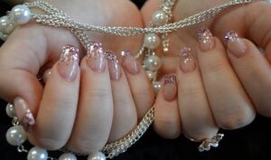 Skønhedssalon derhjemme: Opnå salonkvalitet med selvplejede negle
